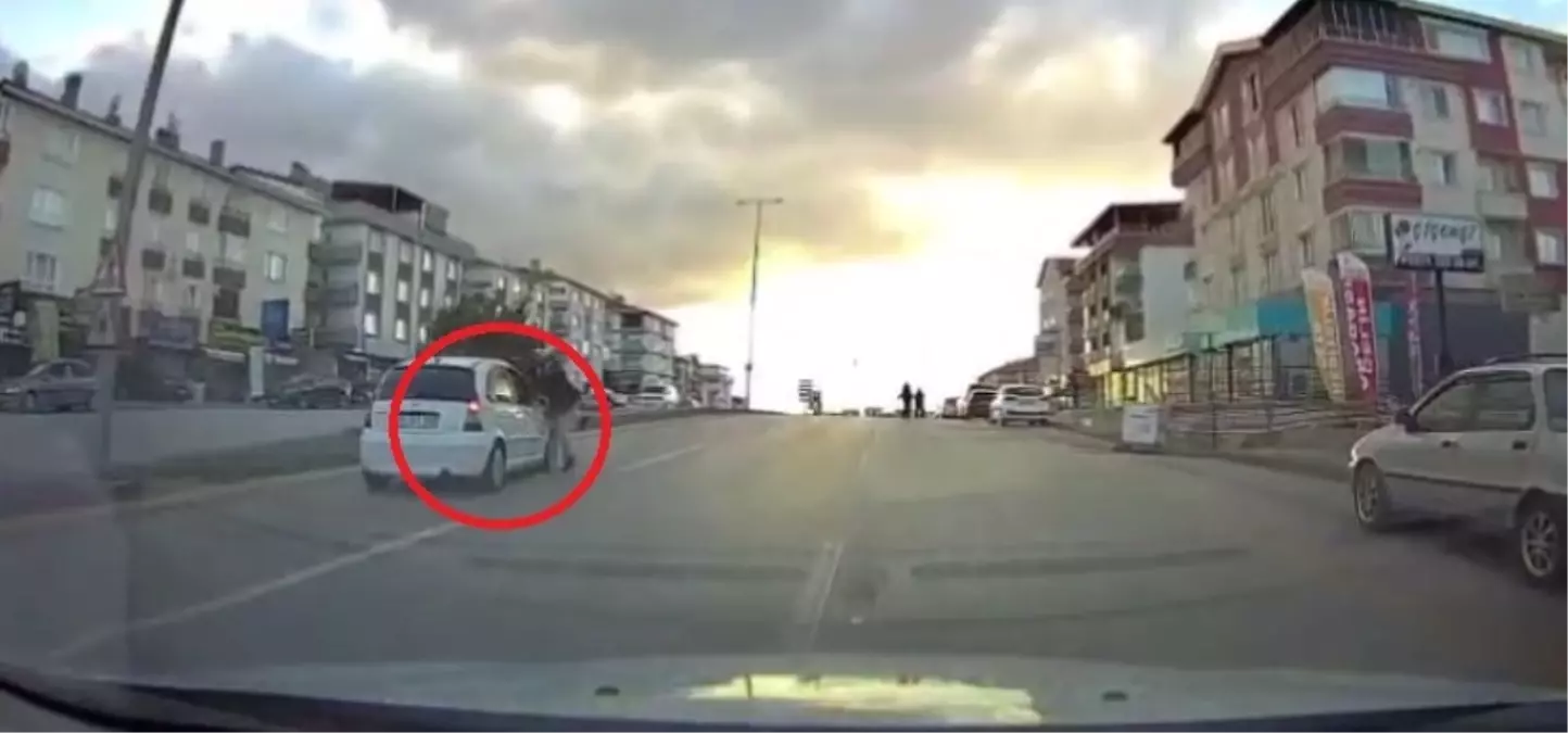 Ankara’da Yayalara Araç Çarptı: 2 Yaralı