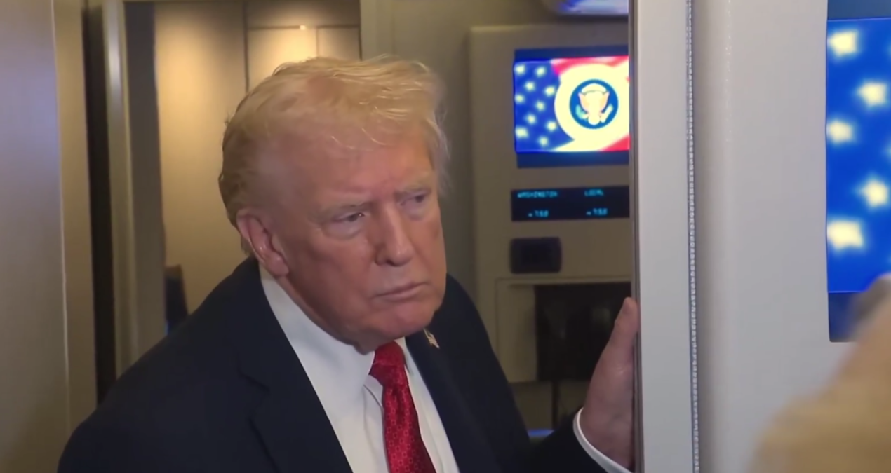 gazzenin vuruldugunu gazeteciden ogrenen trumpin tepkisi dikkat cekti wIrDIf4v.jpg