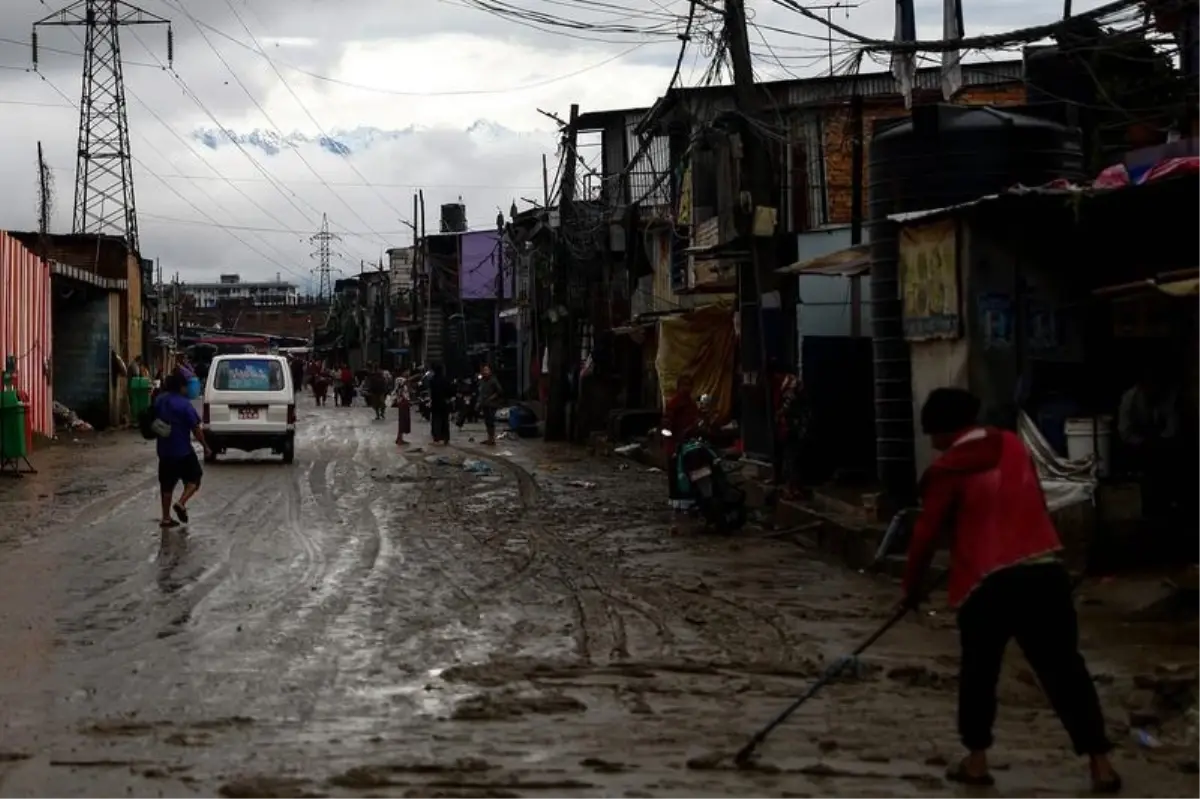 nepalde siddetli yagislar 47 can aldi af8DiOrr