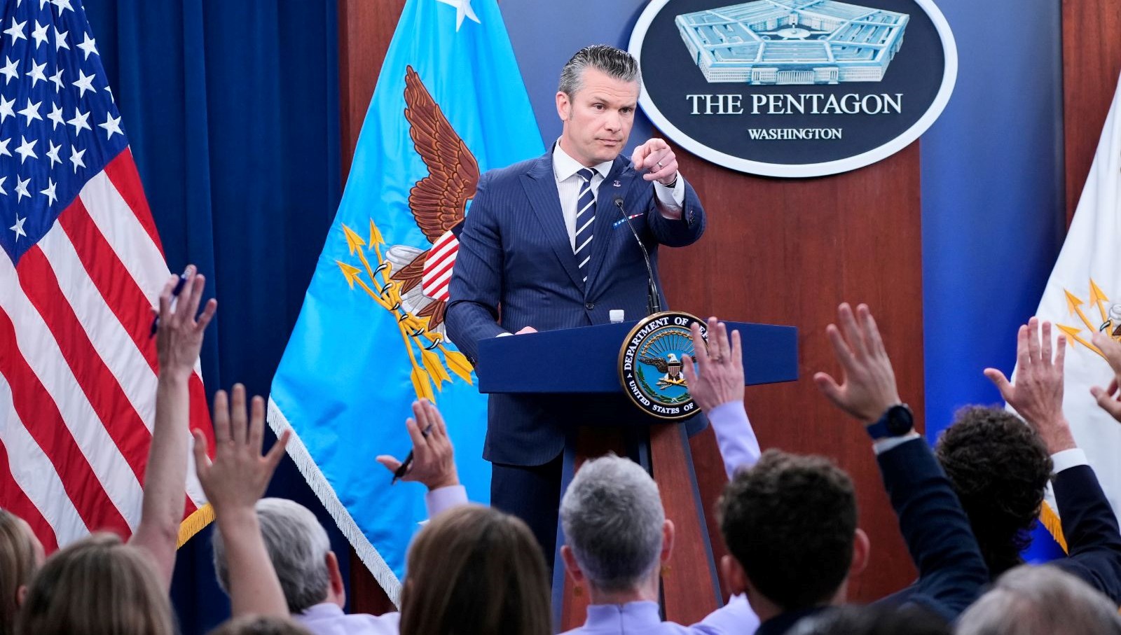 pentagonda muhabir krizi trump yonetimi imza atmayan gazetecileri kovuyor 2GjfWNdT.jpg