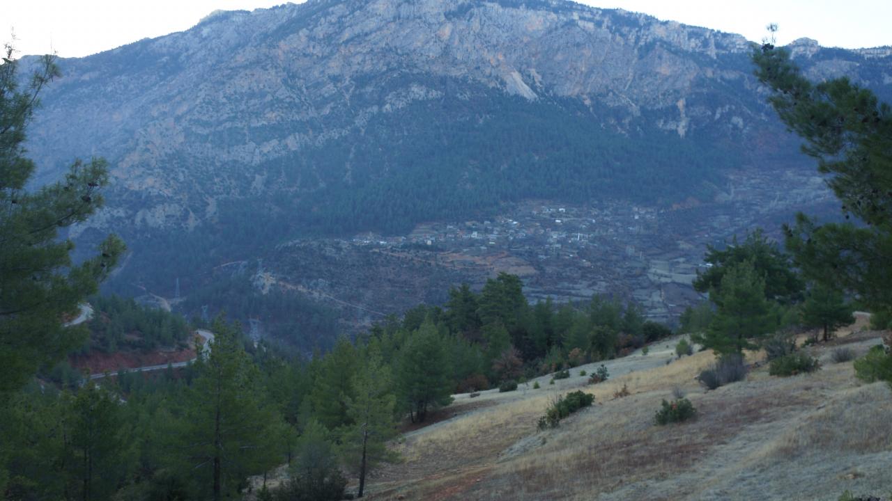 Bu köyde güneş 12:30’da doğuyor, 15:30’da batıyor!