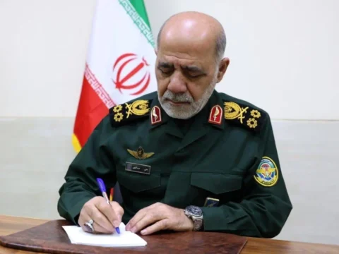 İran Ordusu: “Savaşımız Tam Zafere Kadar Sürecek”